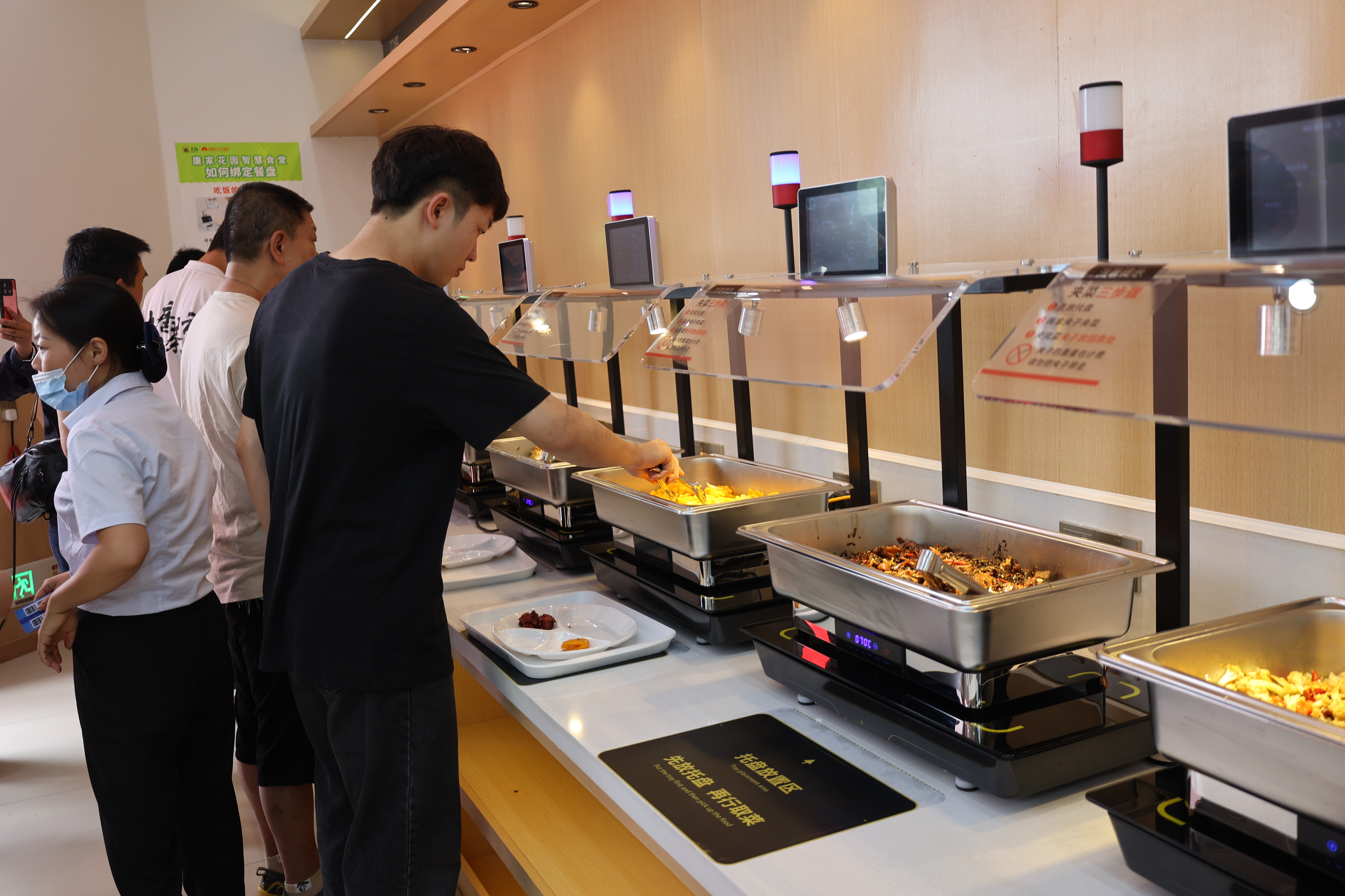 現場顧客體驗智慧食堂.JPG